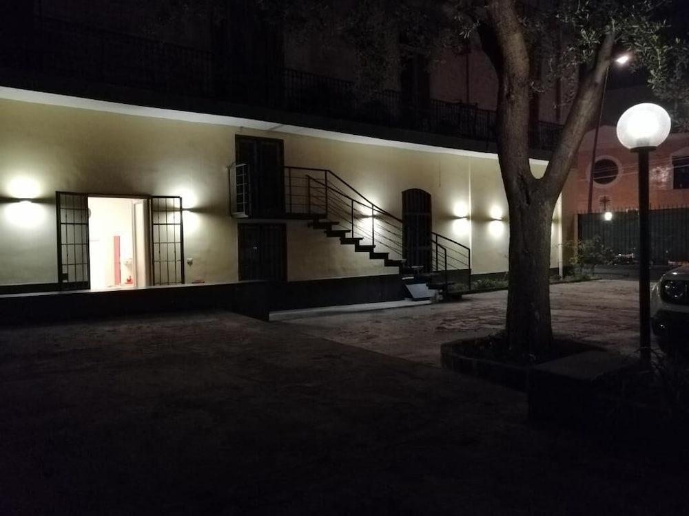 B&B Villa Filù — 4-Star Luxury Hotel in Portici, Italy