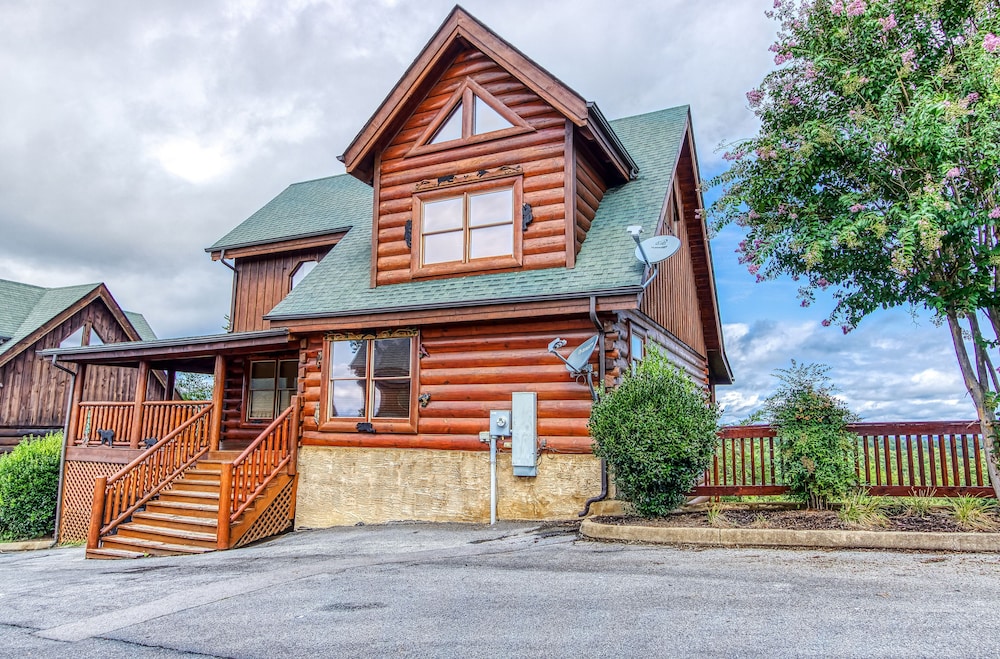 Tennessee Star Lodge Sevierville — 4-Star Luxury Hotel in Sevierville, United States