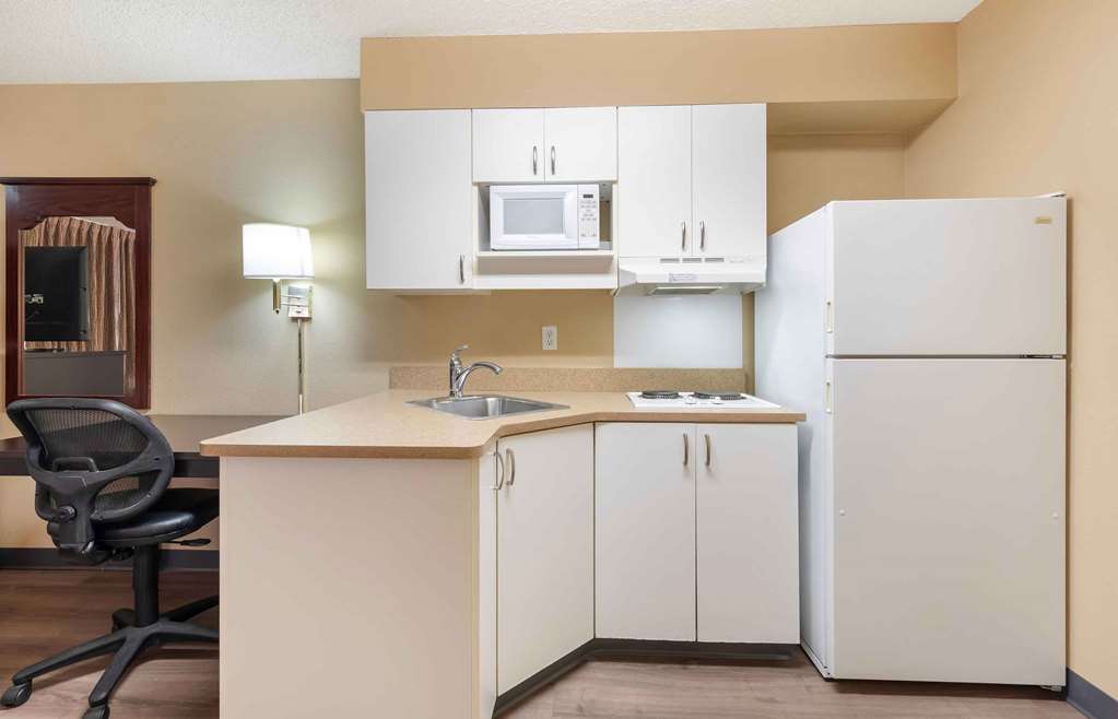 Extended Stay America Suites Fresno North - photo 10