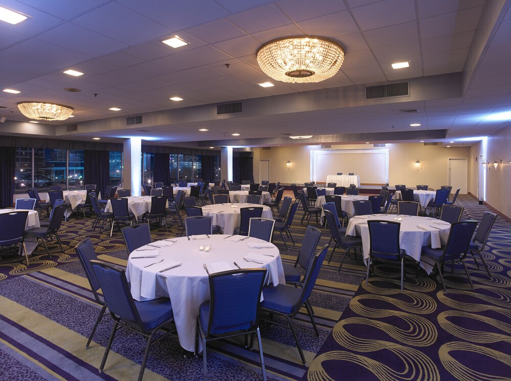 Radisson Hotel Rochester Riverside - photo 13