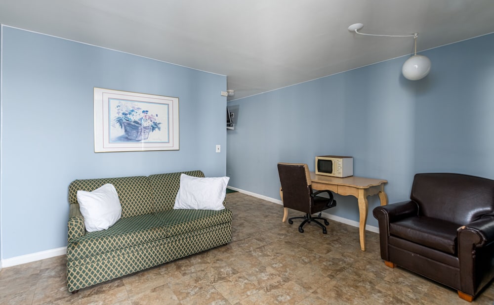 Hotel Charlee Villas by the Beach - photo 25