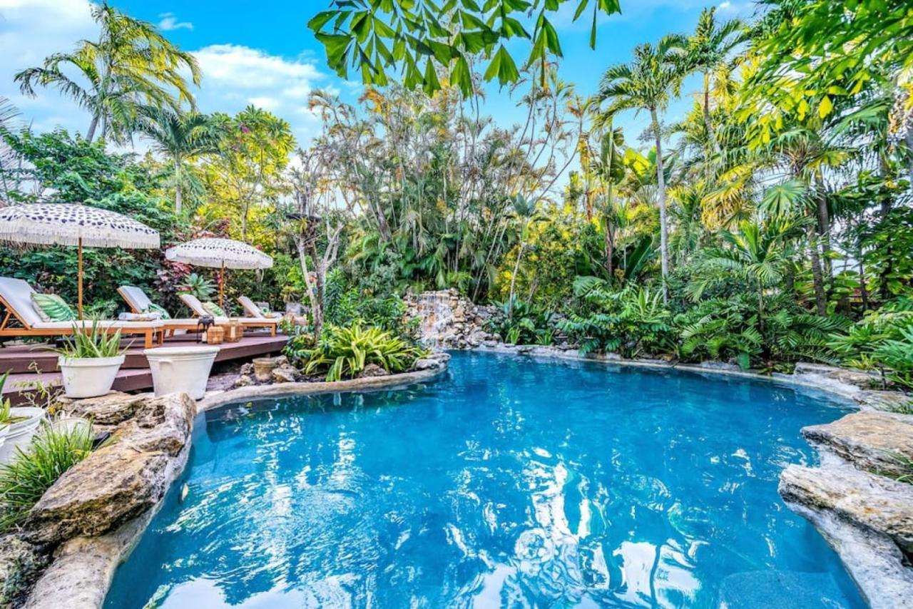 Tropical Jungle Pool Oasis in Fort Lauderdale, United States