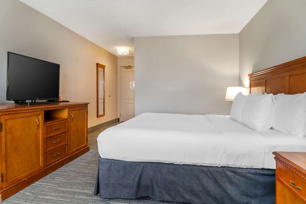 Country Inn & Suites by Radisson Rossford Toledo South - photo 18