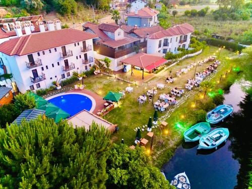 Yengec Adults Only — Akyaka