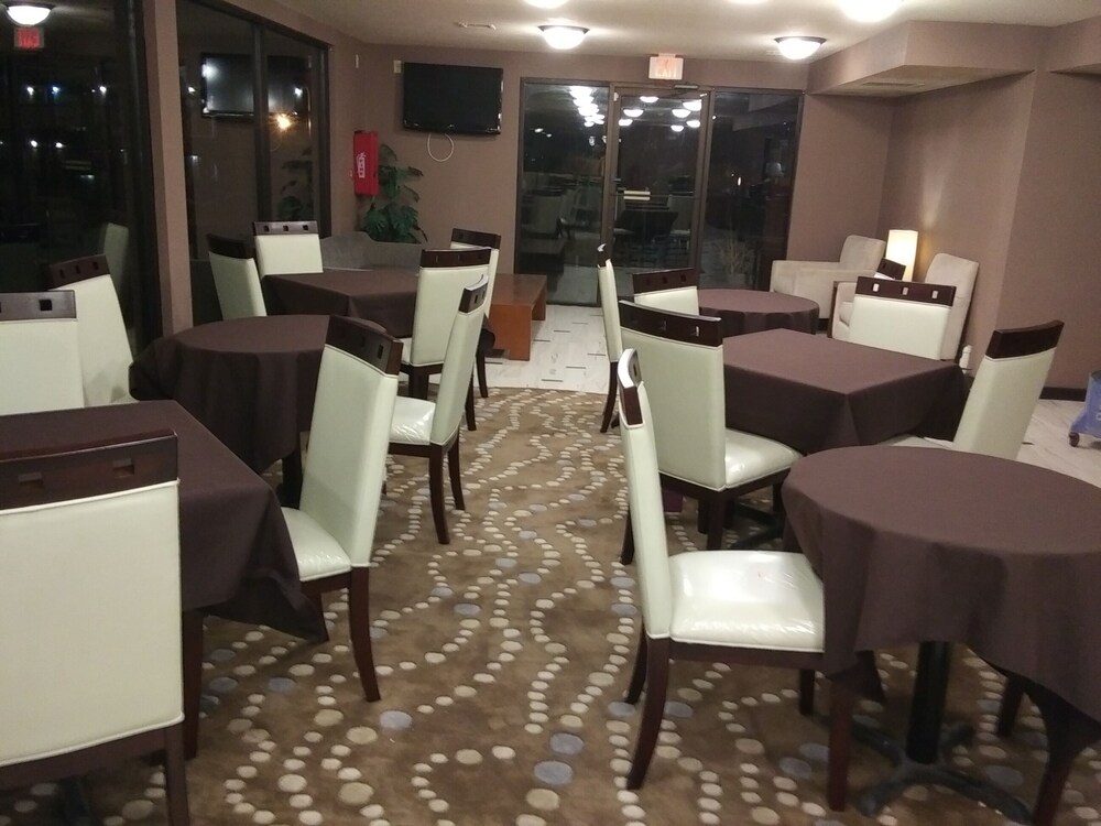 The Metropolitan Hotel - photo 46