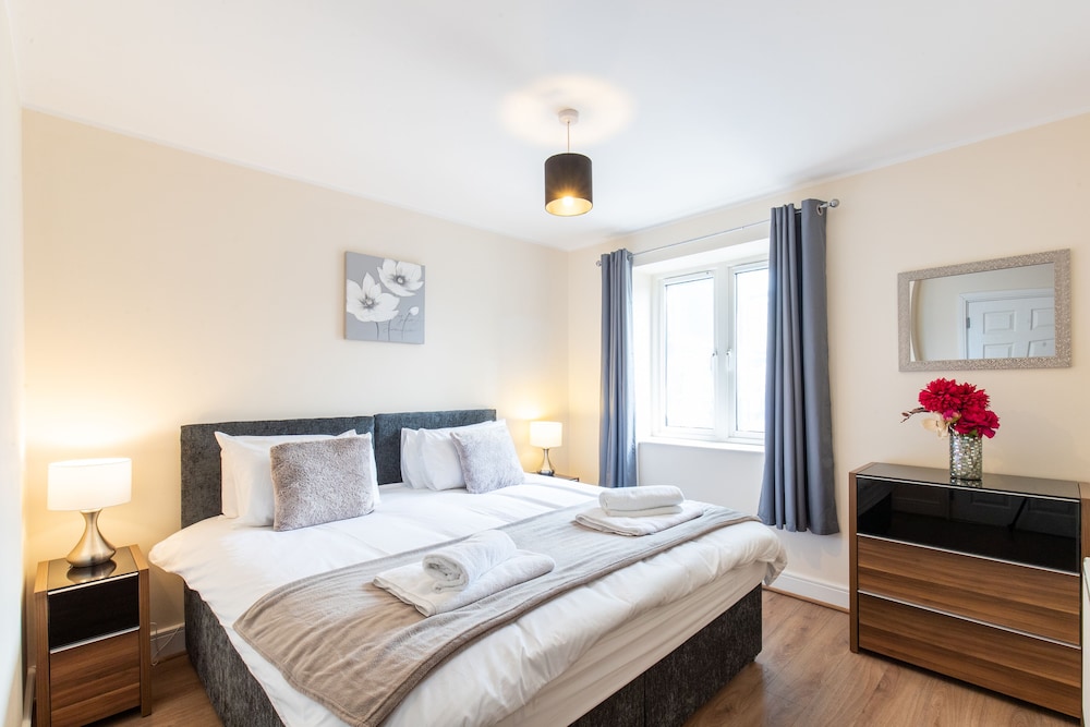 Velvet 1 Bedroom Apartment With Balcony Hoddesdon 14457730 — Hoddesdon