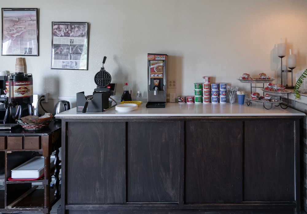 White's City Cavern Inn - photo 15