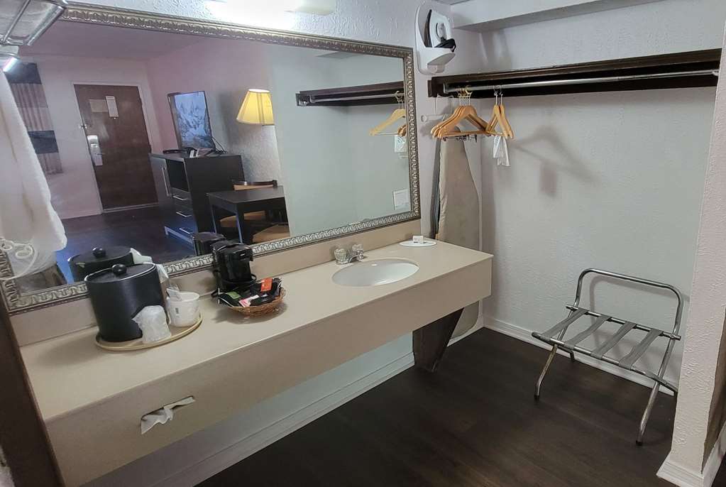 Ramada by Wyndham Mountain Home - photo 20