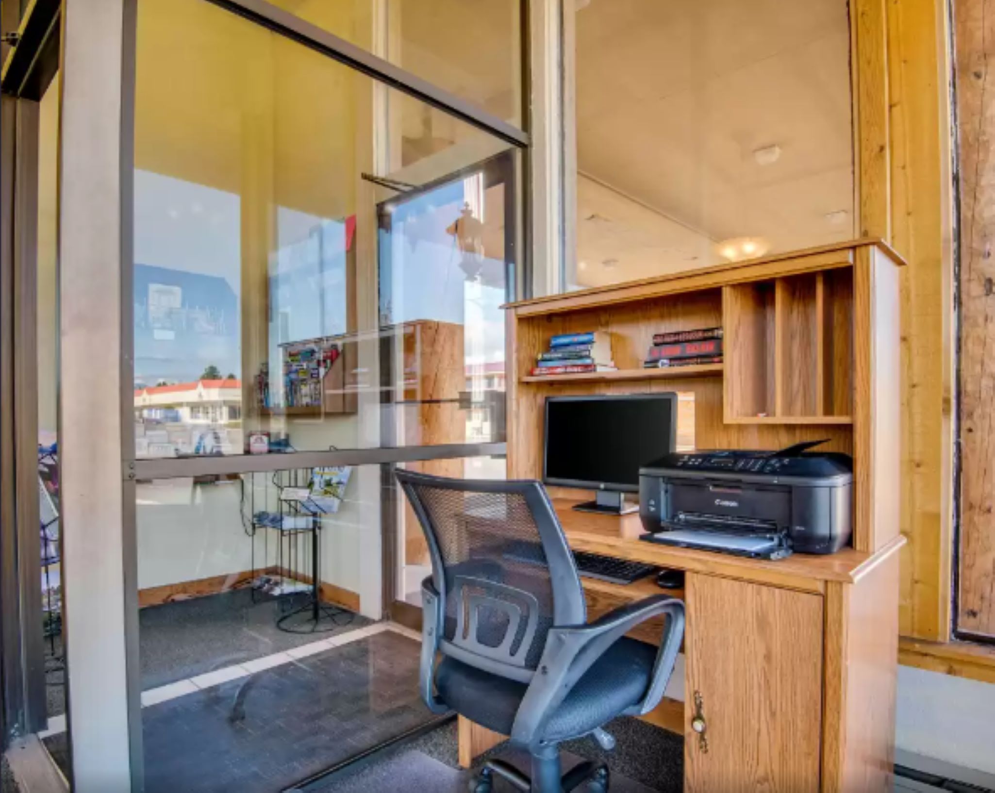 Econo Lodge Inn & Suites Kalispell Glacier National Park Gateway - photo 17