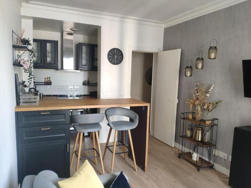 Charmant Deux Pieces Moderne in Saint-Ouen, France