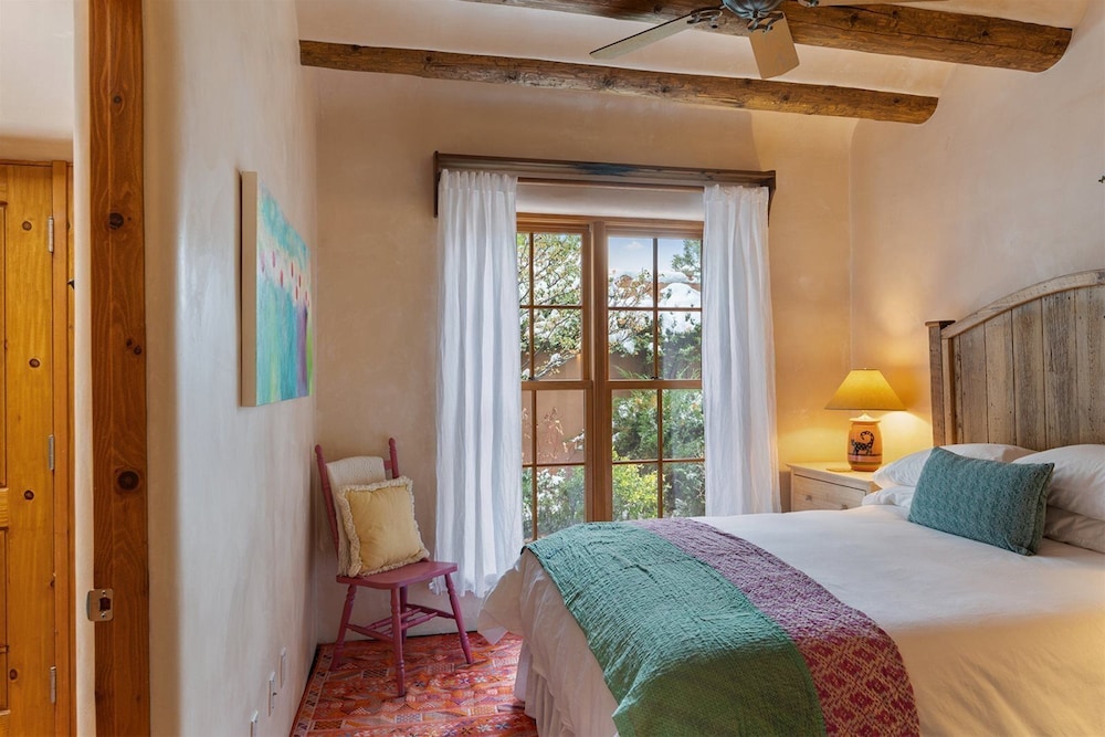 La Joya Spacious and Historic Downtown Jewel - photo 6