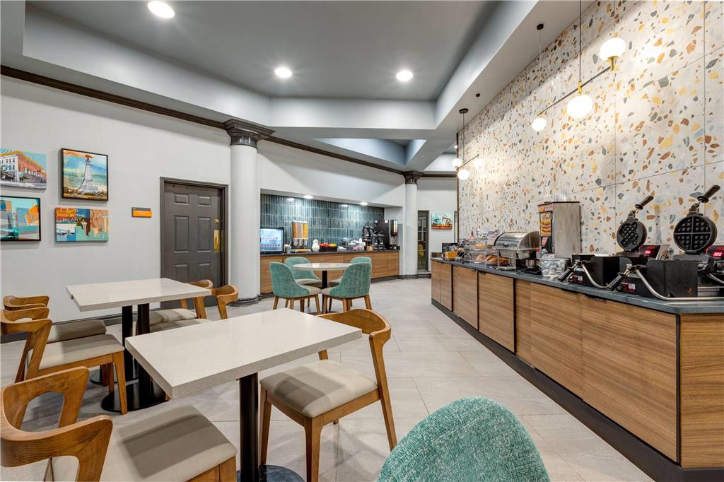 La Quinta Inn & Suites by Wyndham Sherman - photo 53