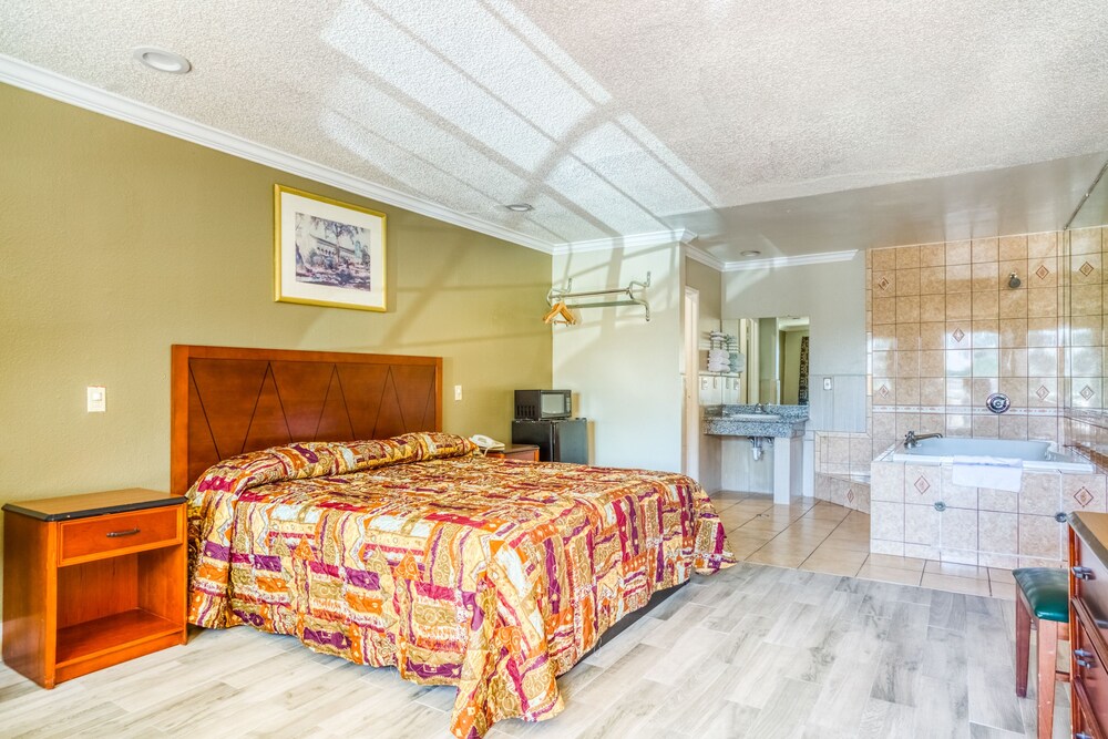 Hotel Whittier CA I 605 - photo 11