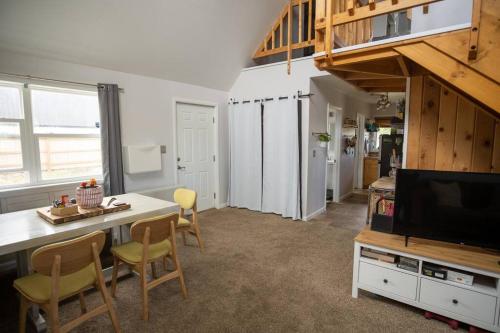 Cozy Wet Mountain Valley Cottage — Westcliffe — photo 2