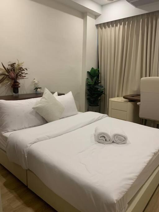 4BR Walk to Chinatown MRT Luggage Dropoff