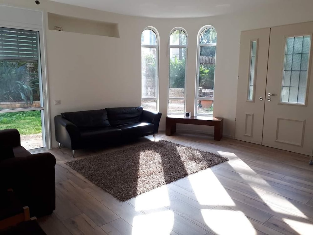 Etty’s House Boutique Hotel in Petah Tiqwa, Israel