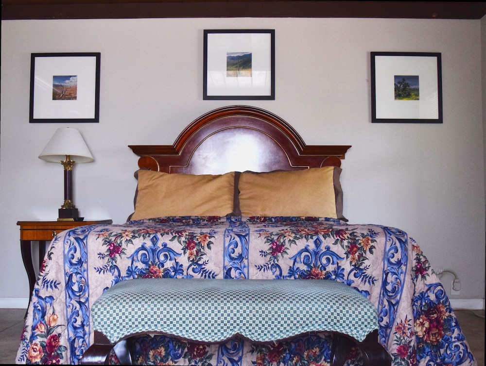 Sterling Gardens Hotel - photo 23