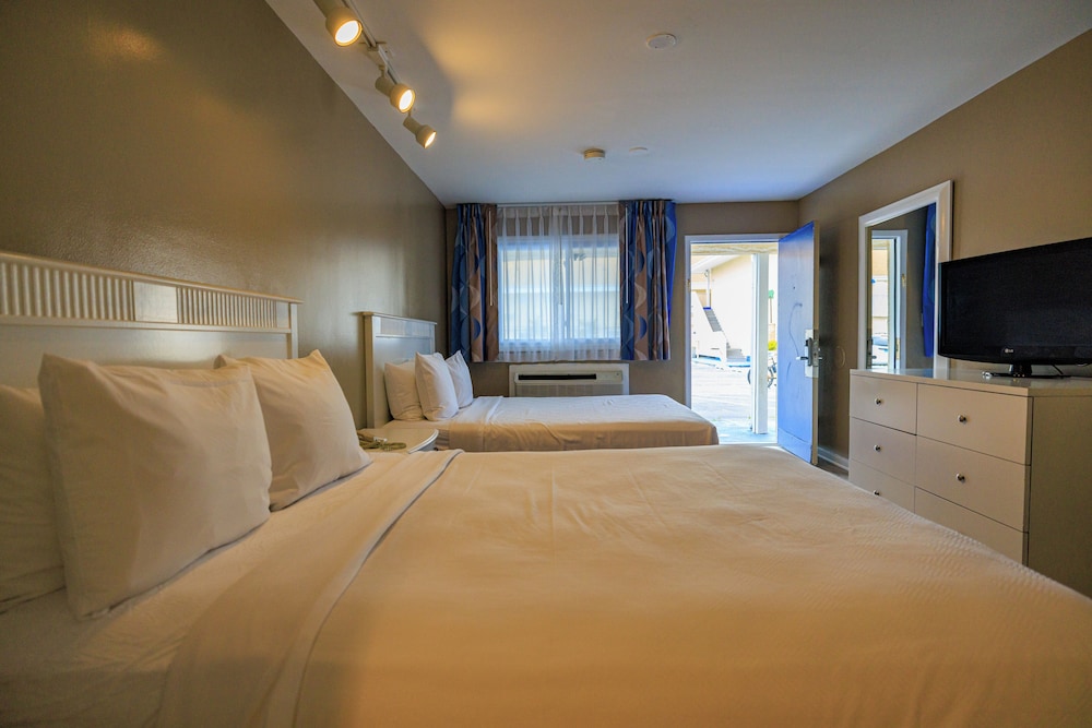 The White Sands Oceanfront Resort & Spa - photo 26