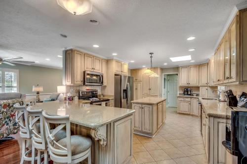 Tipsy Turtle Pet Friendly Family House — 4-Star Luxury Hotel in Myrtle Beach, United States