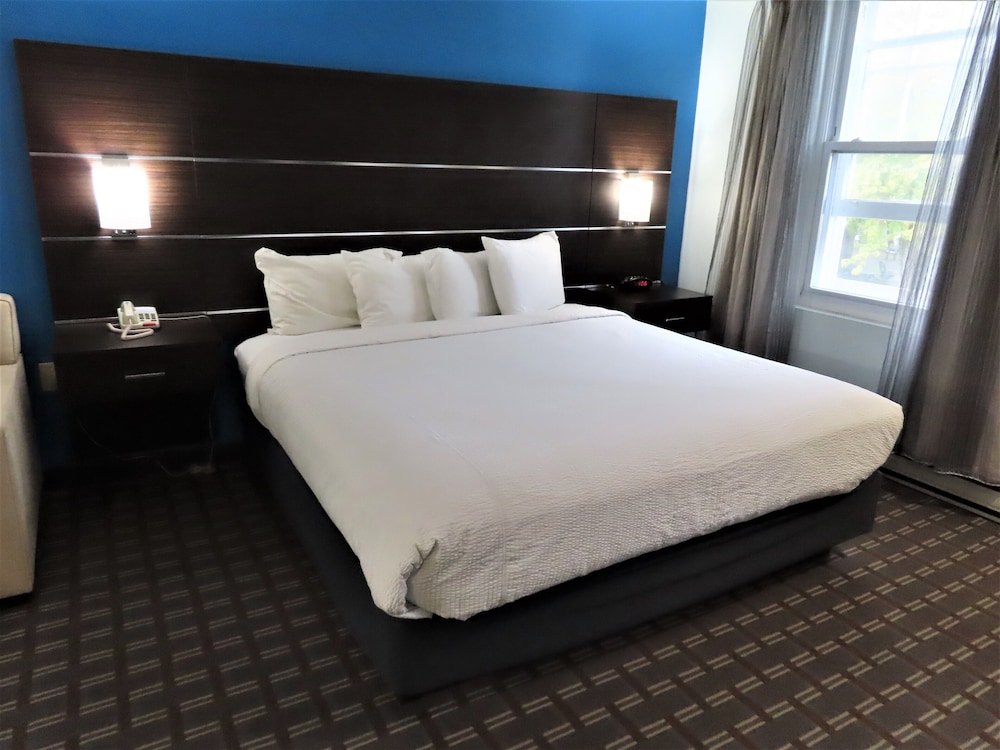 St. Charles Hotel - photo 17