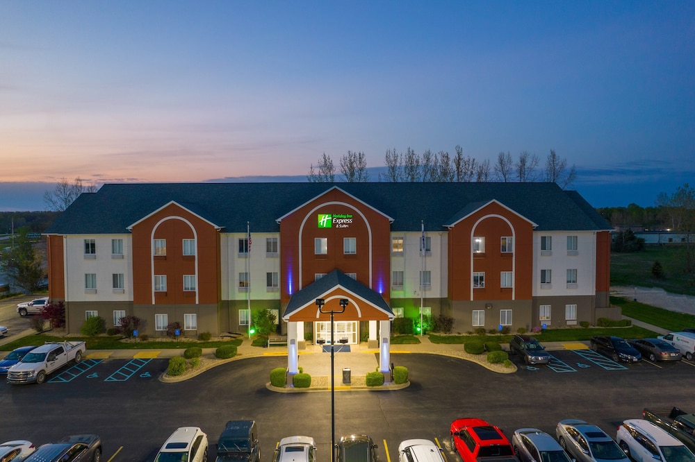 Holiday Inn Express Hotel Suites Bedford By Ihg — Bedford