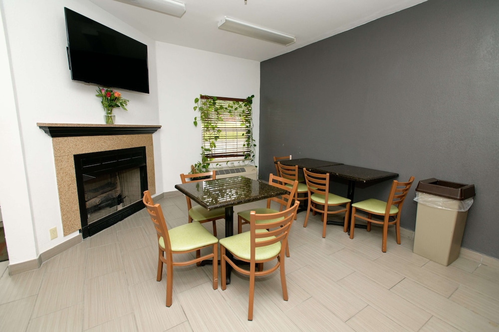 Home Town Inn Ringgold - photo 21