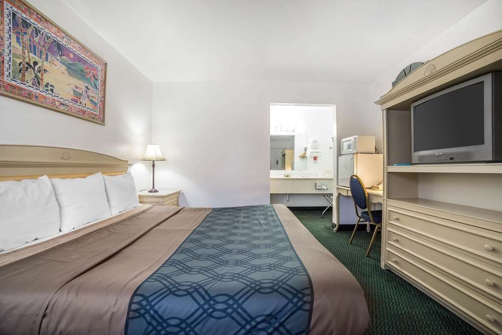 Econo Lodge Lewiston - photo 9