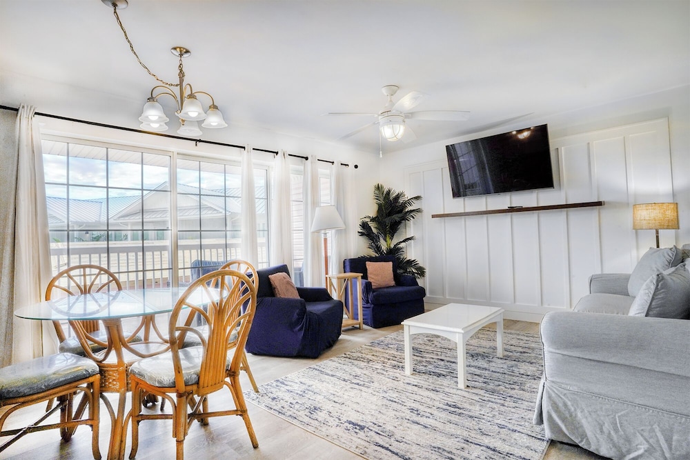 Lighthouse Resort Inn & Suites - photo 34