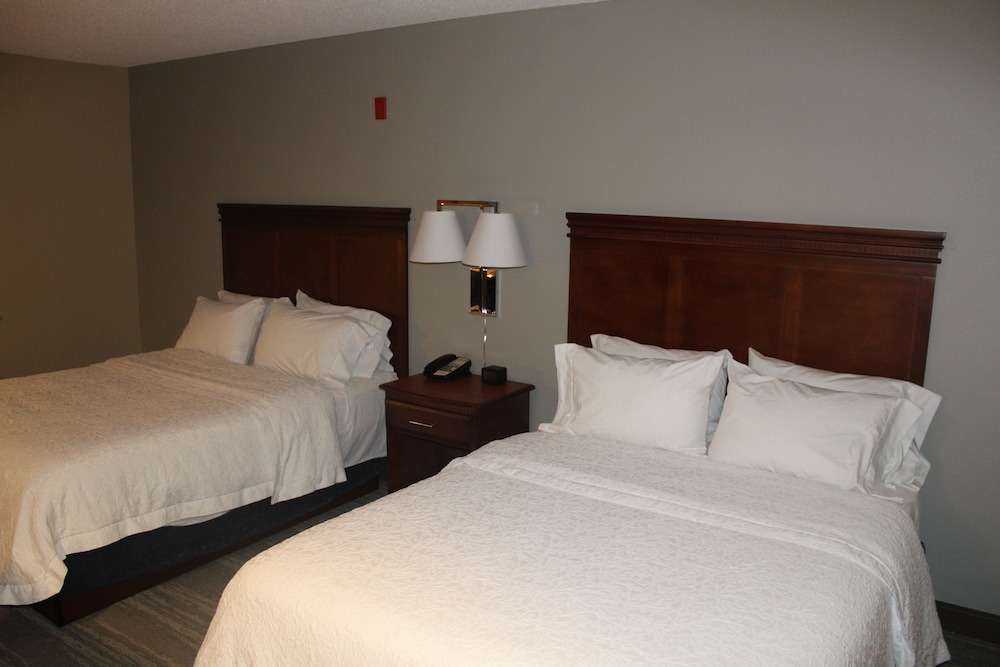 Hampton Inn Gloucester - photo 8