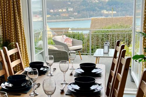 The Haven Fishguard ideal for Beach coastal path and town — hotel in Fishguard