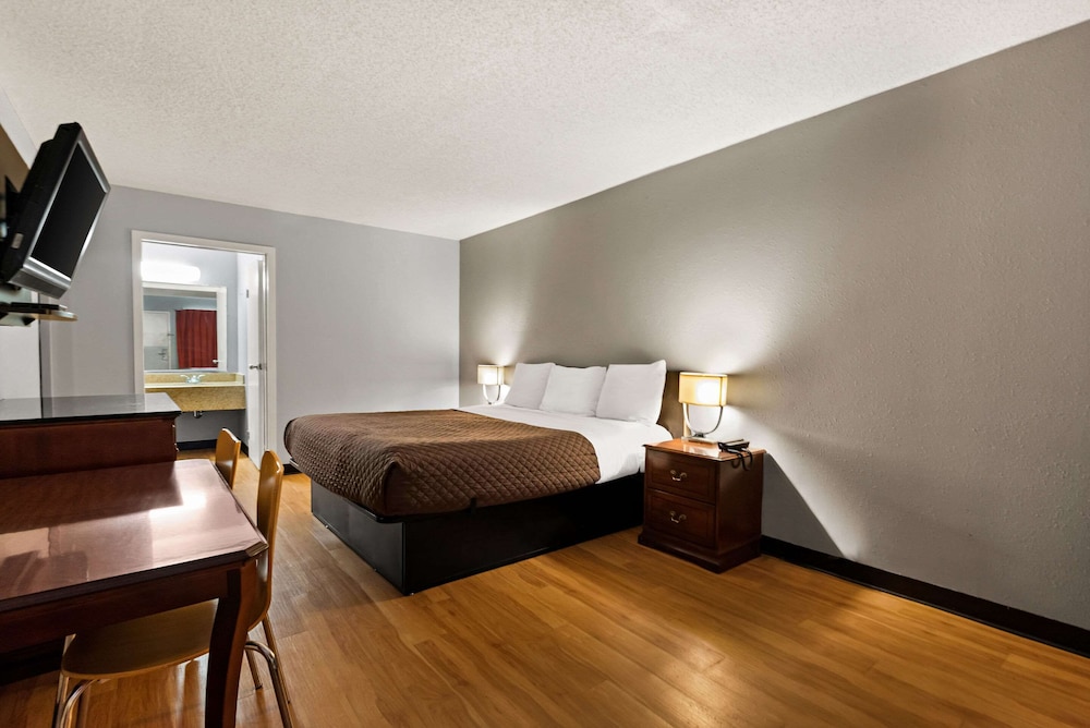 Rodeway Inn Brooklawn NJ - photo 10