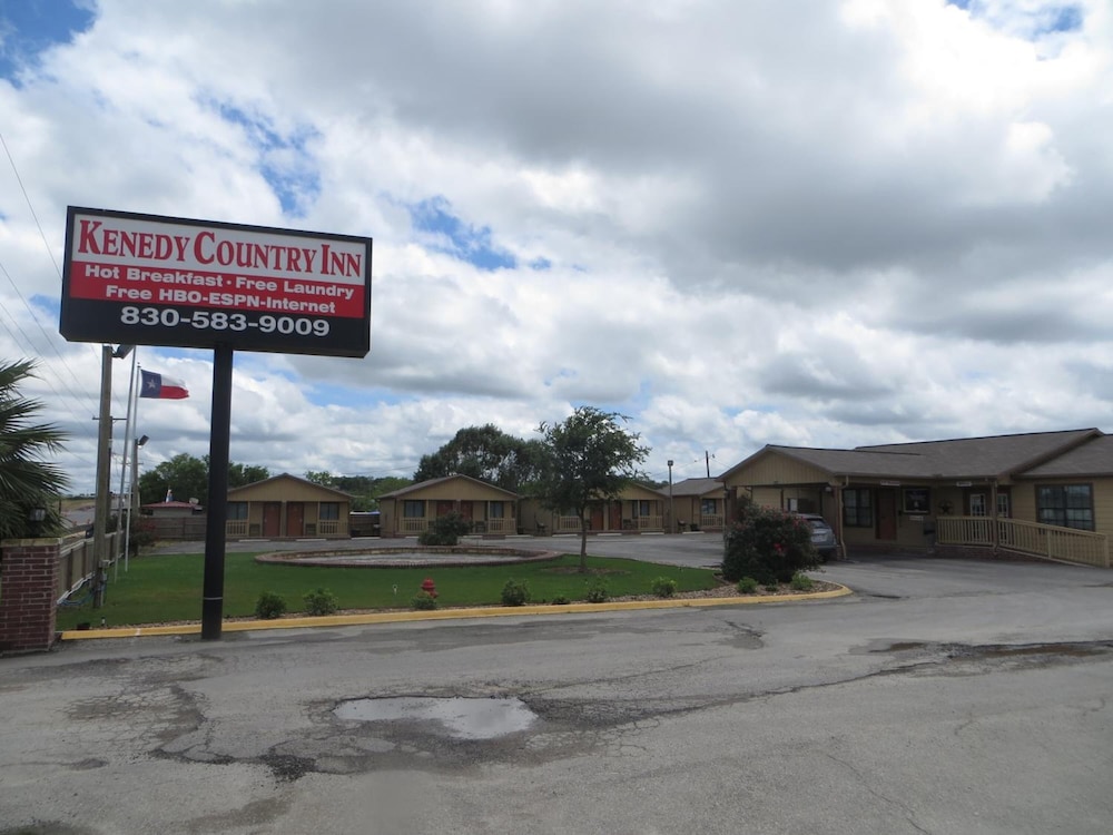 Kenedy Country Inn - photo 31