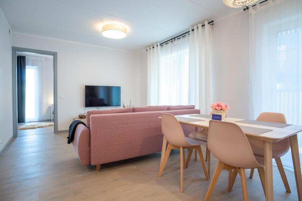 Dream Stay Brand New Apartment with Balcony & Free Parking