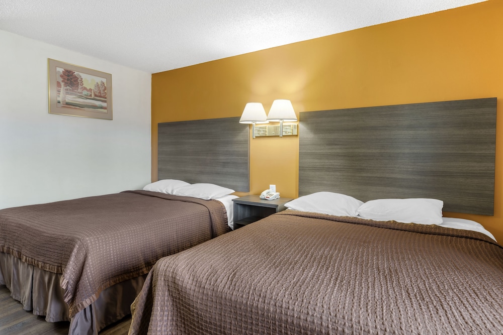 Riverside Inn & Suites - photo 8