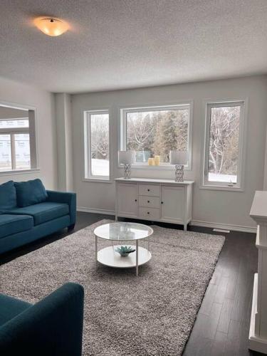 Modern & Cozy Kawartha Getaway - last minute hotel in Unknown City