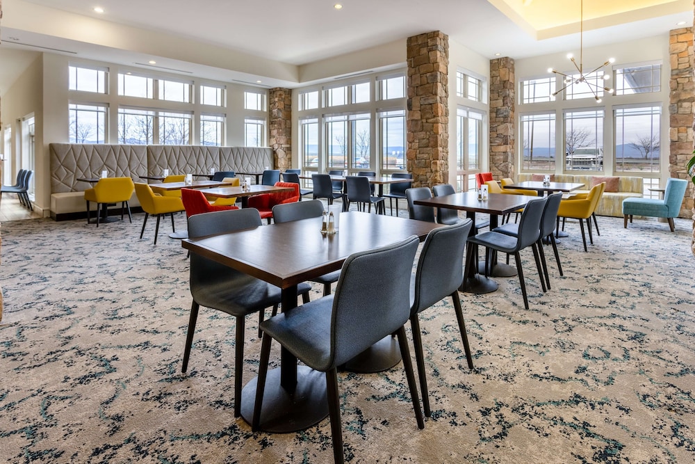 Hilton Garden Inn Roanoke - photo 35