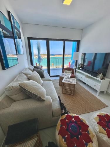 Chic One Bedroom with Sea View — 4-Star Luxury Hotel in Aqaba, Jordan