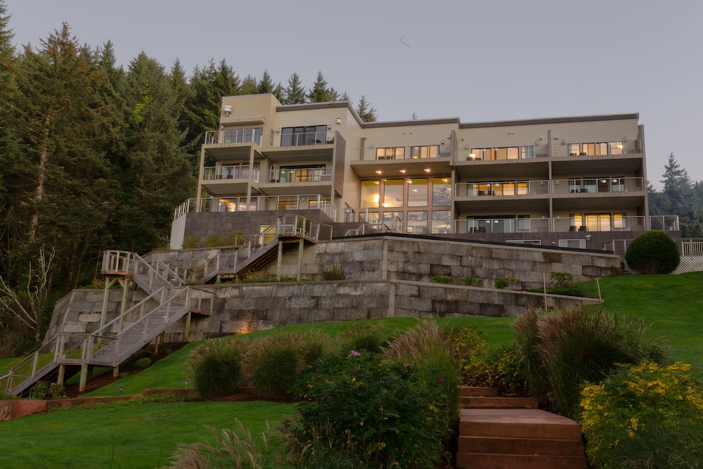 Whale Cove Inn - photo 35