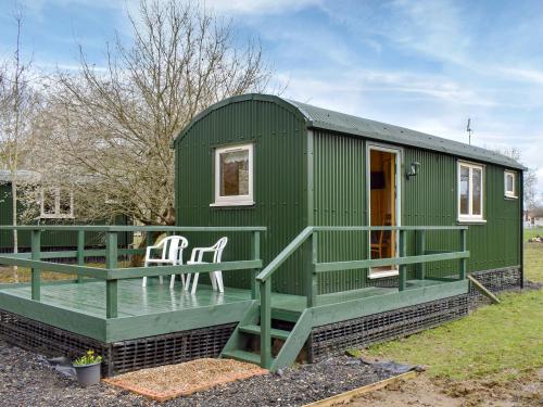 Shepherds Hut 1 At Laddingford Uk32531 — hotel in Yalding