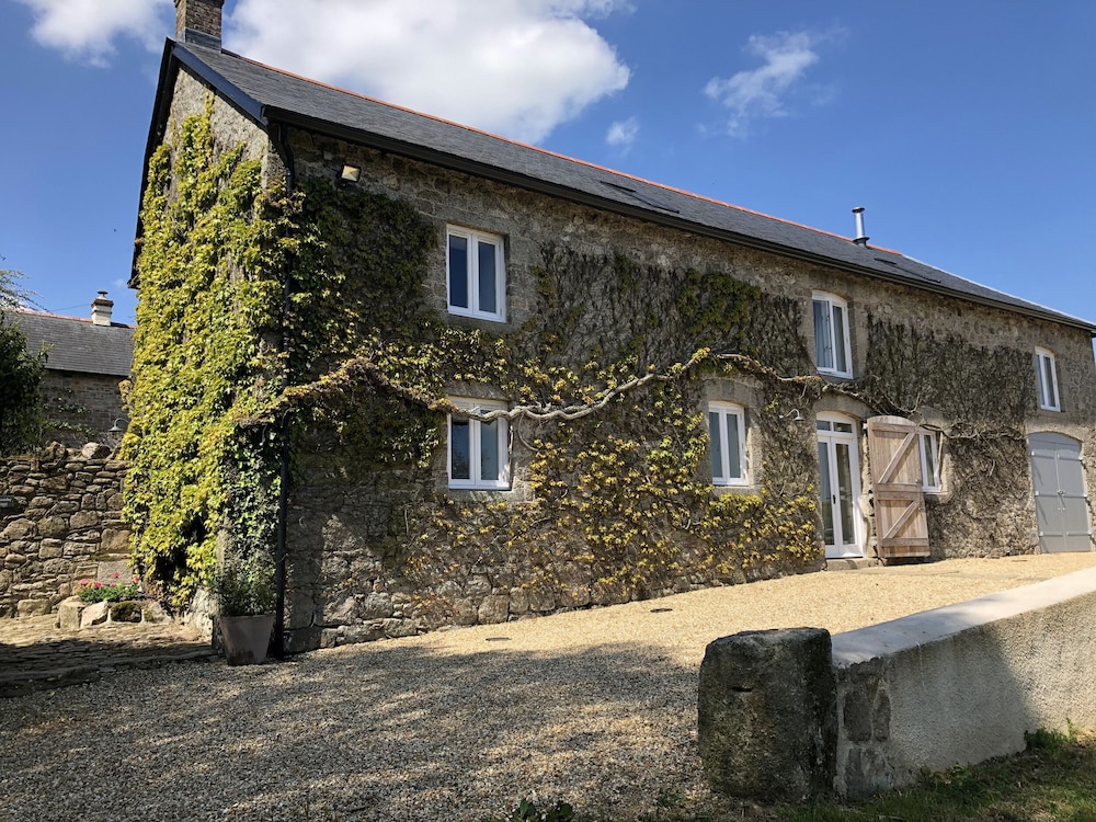 Dishcombe Cottage — 4-Star Luxury Hotel in Okehampton, United Kingdom