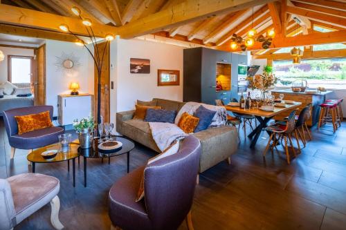 Chalet 65bis Ovo Network — 4-Star Luxury Hotel in Thones, France