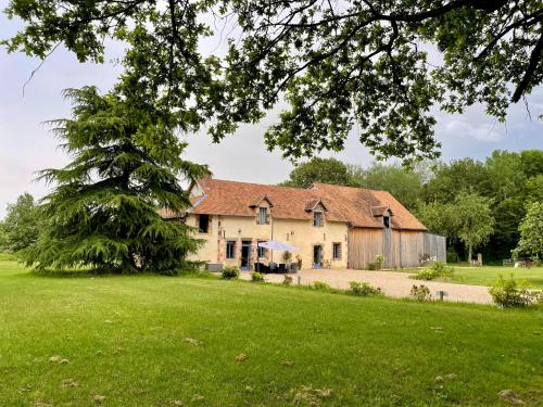 Les Colas — hotel in Saint-Fargeau
