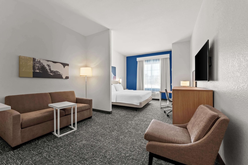 Spark by Hilton Selma - photo 13
