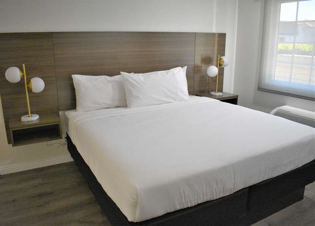 Signature Anaheim Maingate - photo 8