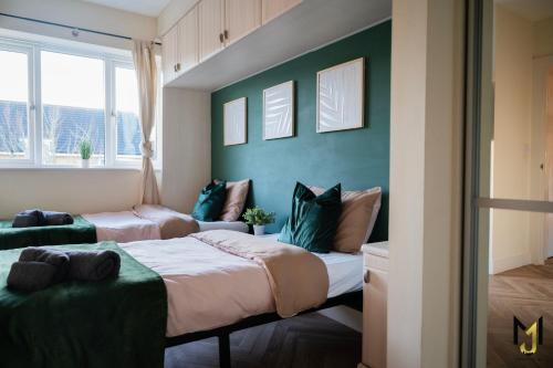 'Nomadic Nest' 2 Bed Executive Coach House Free Parking