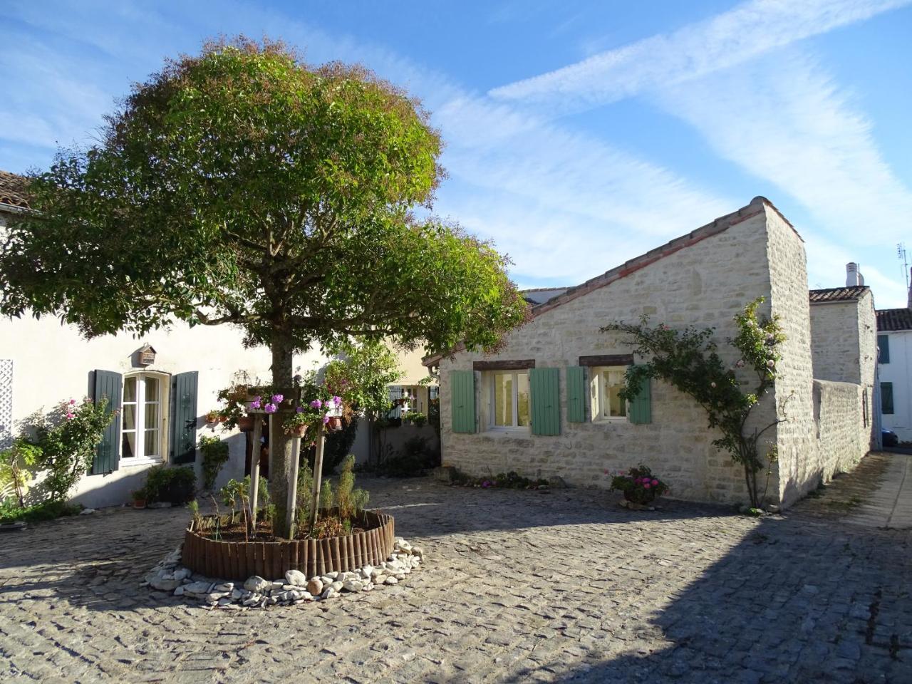 Maison Salicorne — 4-Star Luxury Hotel in La Flotte, France