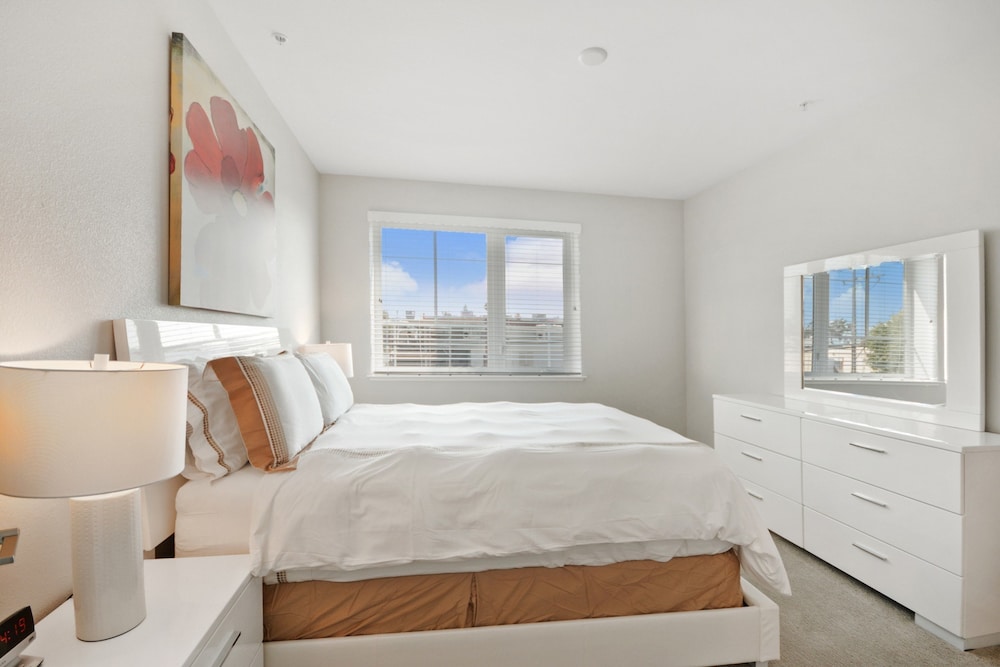 Global Luxury Suites in Menlo Park - photo 11