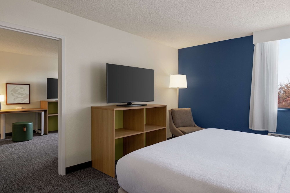Spark by Hilton Germantown Washington DC North - photo 14