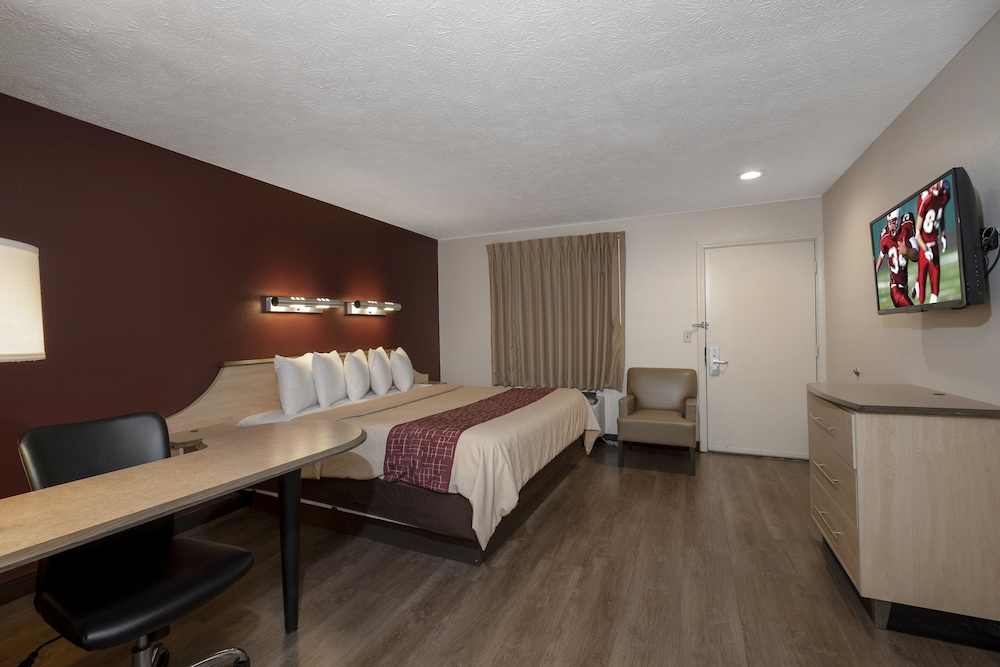Red Roof Inn Indianapolis Greenwood - photo 40