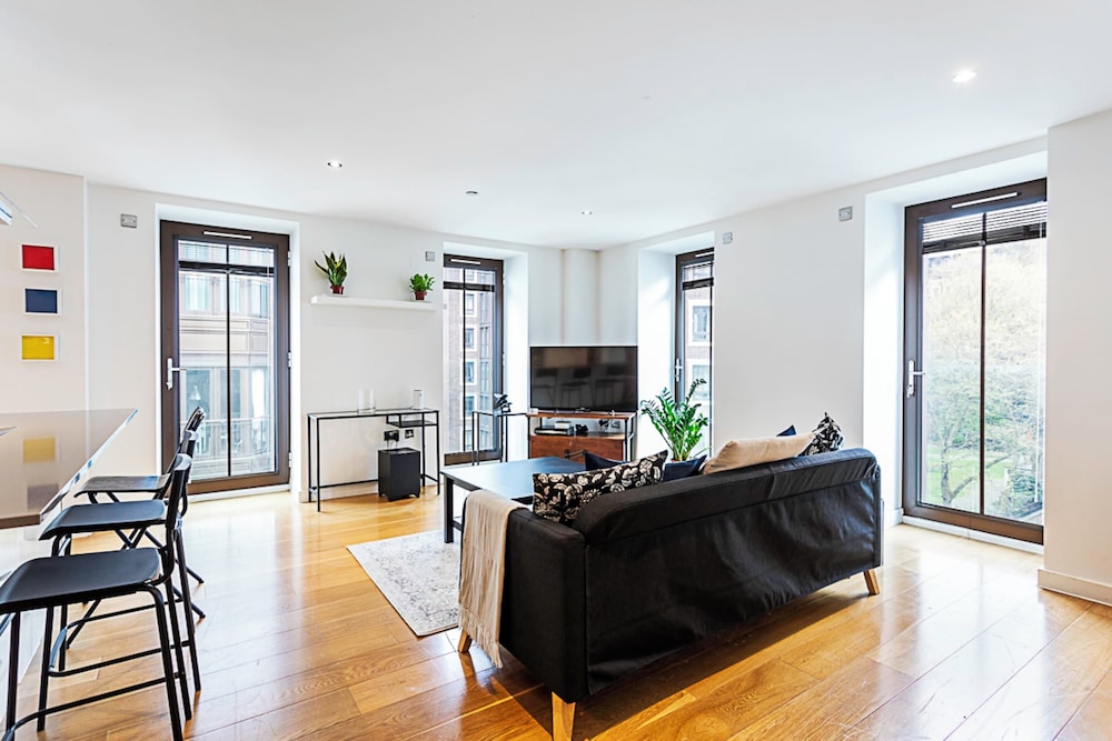 Gorgeous Westminster Flat — 4-Star Luxury Hotel in London, United Kingdom